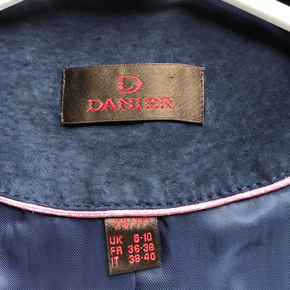 *SOLD* RARE Danier blue leather jacket with white lining - Picture 7 of 8